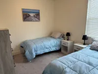 Charming family-friendly 2-bedrooms with Jack & Jill bathroom near Sky River.