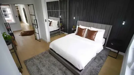 Contemporary Luxury Loft! Apt-20 Min to NYC Отели рядом с достопримечательностью «SoJo Spa Club»