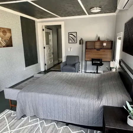 Crosby Street Suite - Freshly Renovated 3 Bedroom near Downtown Augusta