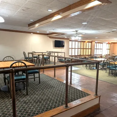 Days Inn by Wyndham Seguin TX