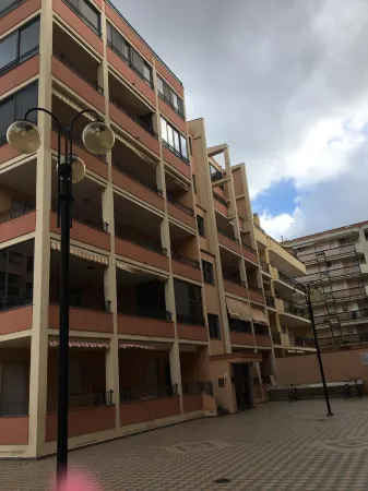 Alghero Lido, 2 bedroom, 2 balcony apartment , 5 minutes walk from the beach