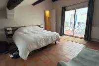 Freshly renovated winegrower's house in the heart of the village