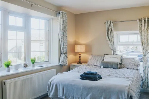 Spacious 3-Bed Flat | Sleeps 6 | Free Parking & Wi-Fi | Near Harrogate & Leeds Hotels in Spofforth