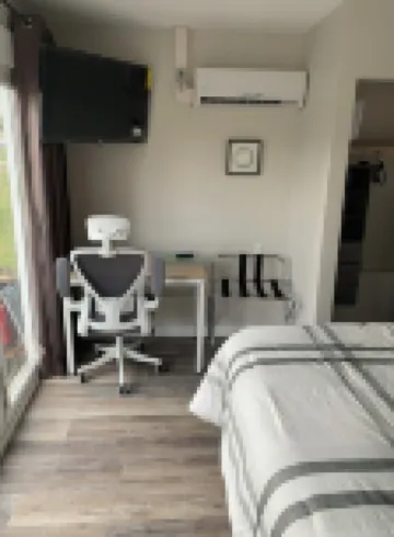 Chic 2-bedroom apartment with WiFi, AC in charming Bolivar