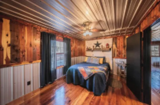 Mountain Cabin just off Lake Barkley in Kuttawa, KY