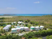 5 Minute walk to the beach!