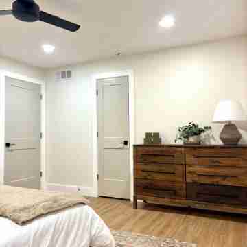 Charming 2-bedroom apartment in downtown Roswell Rooms