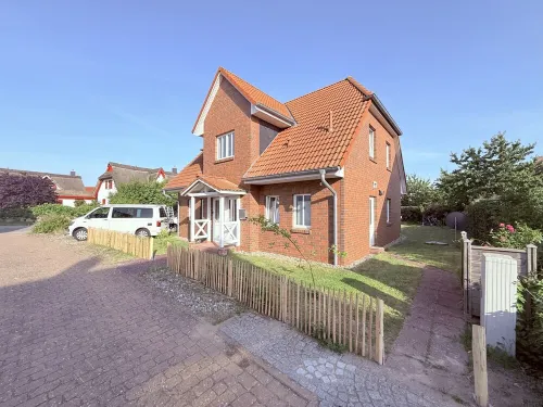 Vacation home, 500m to the beach, up to 8 people, 4 bedrooms, free WLAN