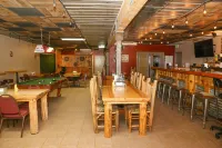 Comfortable Riverside Retreat on 4 acres in secluded Lowman Idaho. Sleeps 45+. Hotels in Boise County