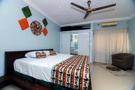 Revival Holistic Living Отели в г. Sakumono