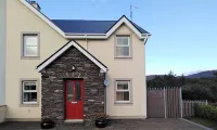 Lovely Home Just a 2 Minute Walk From Sneem Village