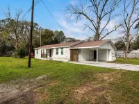 Charming 3-bedroom close to crystal clear natural springs in DeFuniak Springs FL Hotels in DeFuniak Springs