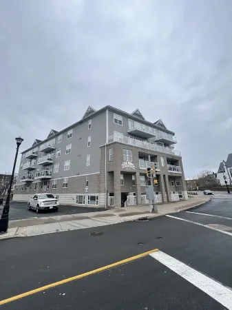 Stunning Condo Downtown Darmouth Отели рядом с достопримечательностью «Парк Ферри Терминал»