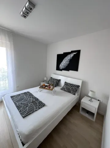 Stunning 3-Bedroom Apartment with modern amenities and breathtaking views!!