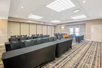 La Quinta Inn & Suites by Wyndham San Antonio Airport