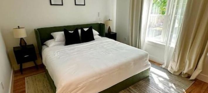 Modern Cozy Duplex with Backyard! Newark otelleri