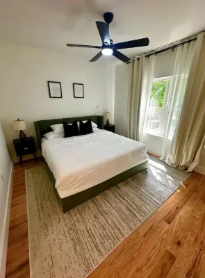 Modern Cozy Duplex with Backyard! - Boutique