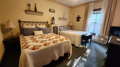 Experience a 12-room historic home on Lake Manistique with your own private chef Hotels in Portage Township