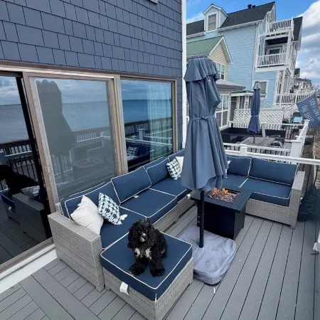 3 bedroom, waterfront cottage on the shores of the Chesapeake Bay.