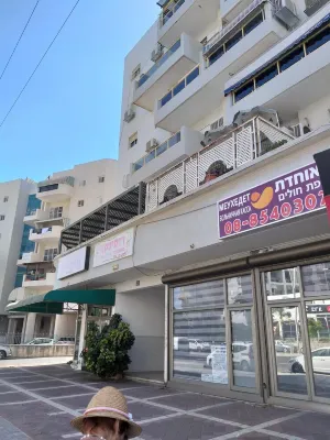 Charming and warm 2 rooms Hotels in Ashdod