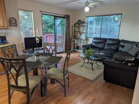 Charming 1-bedroom apartment in fabulous Castro Valley with WiFi