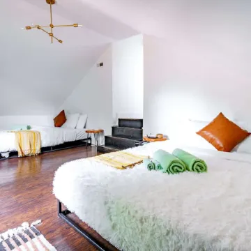 Top Rated - PRIME Location - Parking Free - CLEAN