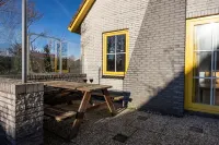 Tulip Beach 5 person house with privacy