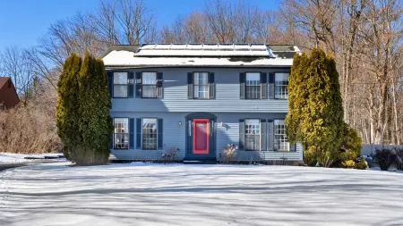 Spacious 4BR Central-Berkshires Home with POOL!