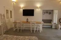 La Casetta, Central, Free Parking