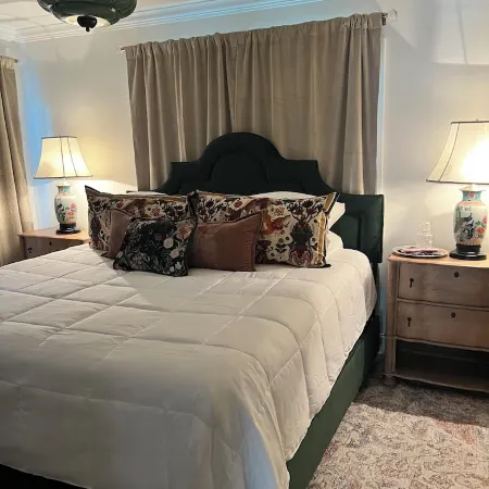 Charming 2-bedroom cottage on the Square in Georgetown