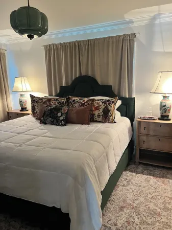 Charming 2-bedroom cottage on the Square in Georgetown Отели рядом с достопримечательностью «Georgetown Palace Theatre»