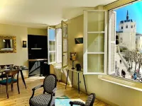 La Chocolaterie, Dream stay, Majestic view of the Chapelle Saint-Hubert