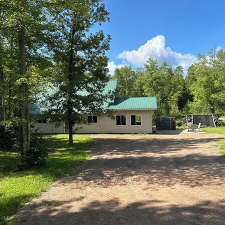 Charming 3-bedroom home in beautiful Ojibwa