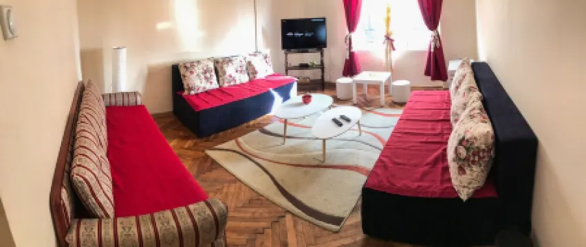 Red Rouz Belgrade apartment