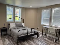 Alameda Modern Victorian 2BD unit D
