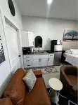 Crash Pad -Studio East Room