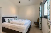 Attractive Holiday Home, Sunny Garden, Near the Beach