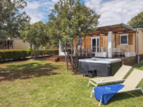 Camping Homes Mon Perin Hotels in Bale