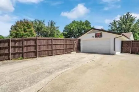 Pool - Gym - Patio - Firepit - Outdoor Space Отели в г. Ричардсон