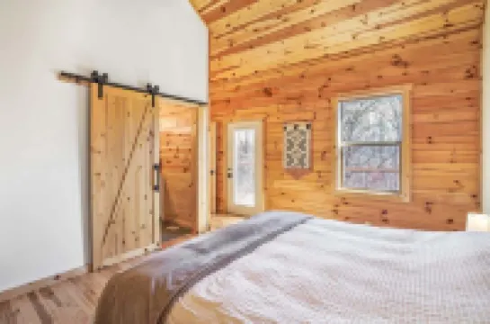 Modern Luxury I Hot Tub I Hiking