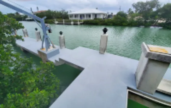 Extraordinary 4K Sq Ft 6 bd/4-bth, large pool/spa & NEW 140 ft concrete dock!!!