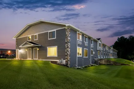 Super 8 by Wyndham Alexandria MN