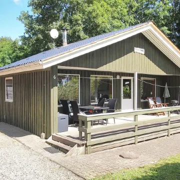 "Angret" - 200m from the sea