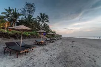 Amadi Beach Front Resort - Beach