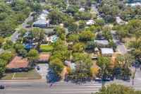 帶庭院&火坑的迷人小屋靠近主幹道!!