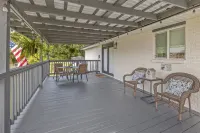 New-Bright-Stylish-City Center 4 Bedroom 3 Bath Home with Office