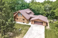 Gorgeous XL Log Cabin in Bloomington, IL! 2 Game Rooms + Hot Tub & Sauna!