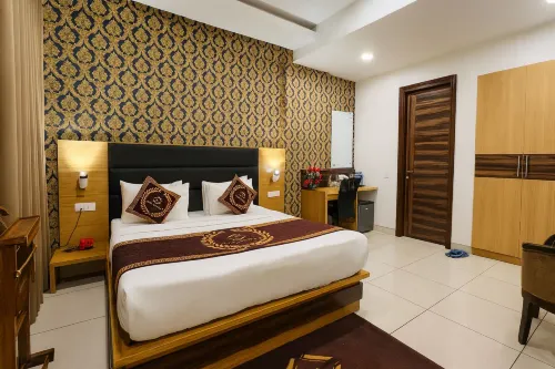 Hotel Jmk - Managed by JMD Group - Free Pickup and Drop