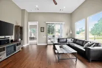 Hill Country Retreat & Casita