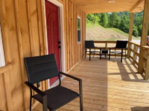 Country Charm Hotels in Tug Hardee
